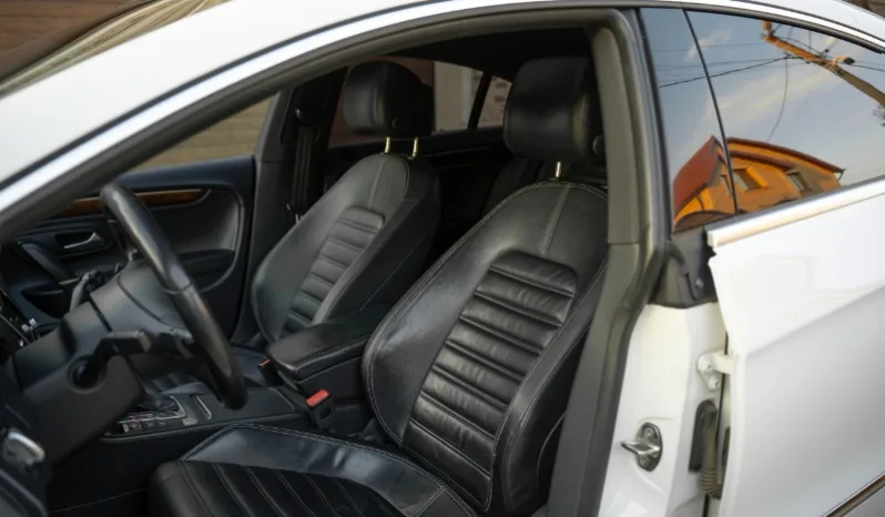 
 Volkswagen Passat CC 2012 года									