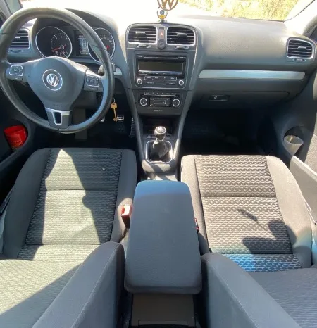 
 Volkswagen Golf 2008 года									