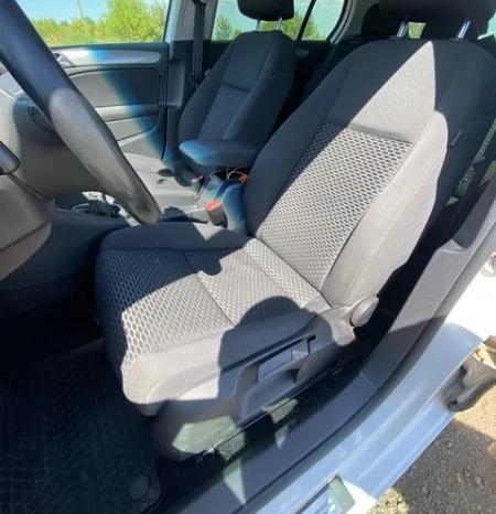 
 Volkswagen Golf 2008 года									
